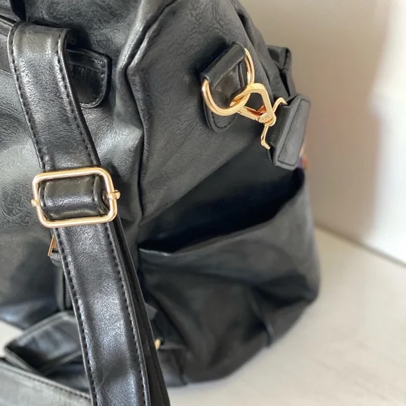Brand NEW Camden Convertible Backpack in Black 🖤 - Picture 14 of 15